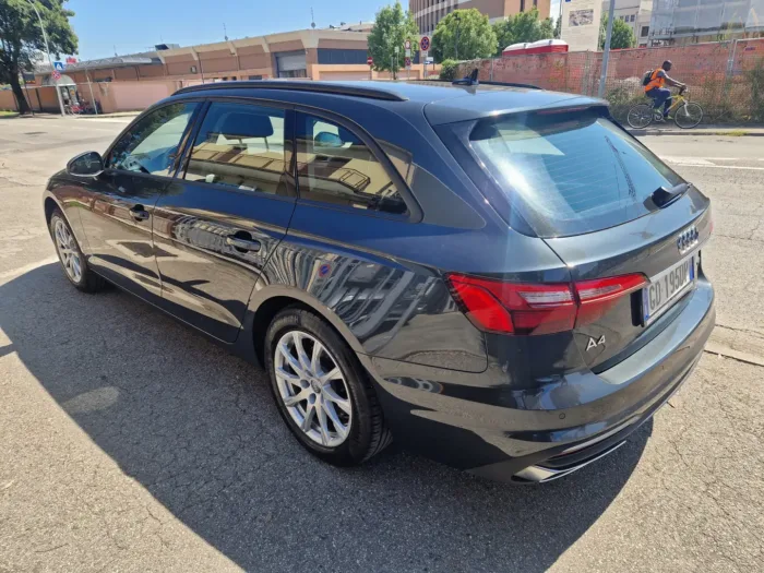 AUDI A4 Avant 40 2.0 tdi mhev Quattro Business s-tronic - immagine 3