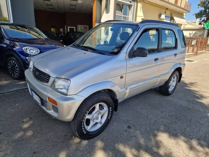DAIHATSU TERIOS 1.3 DB c/clima -GPL- - immagine 2