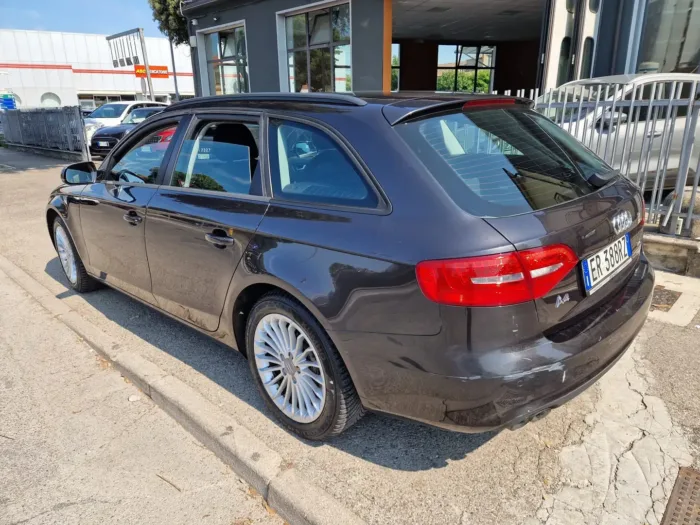 AUDI A4 Avant 2.0 tdi 143cv multitronic - immagine 3