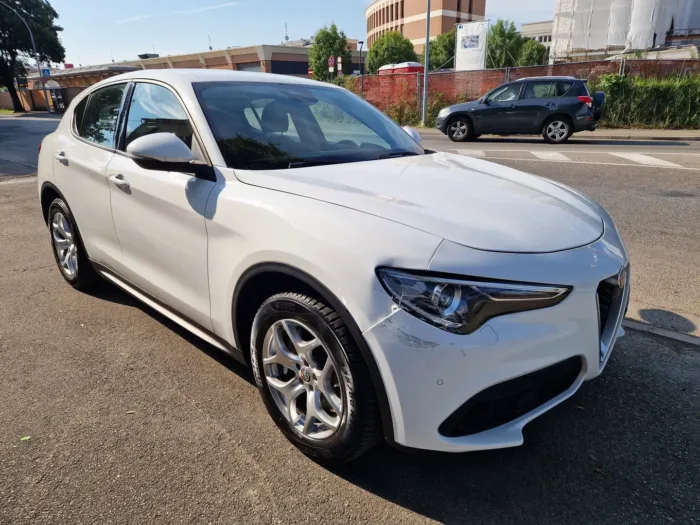 ALFA ROMEO STELVIO 2.2 t Business Q4 190cv auto -COMMERCIANTI- - immagine 2