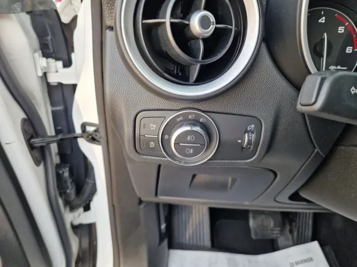 ALFA ROMEO STELVIO 2.2 t Business Q4 190cv auto -COMMERCIANTI- - immagine 13