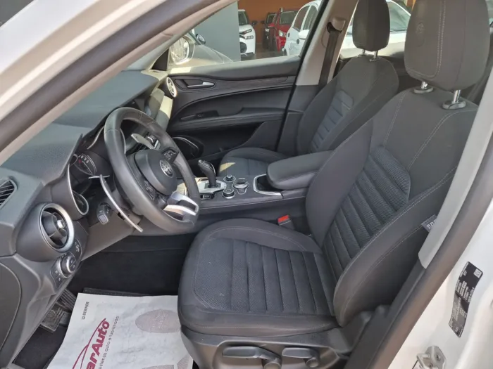 ALFA ROMEO STELVIO 2.2 t Business Q4 190cv auto -COMMERCIANTI- - immagine 14