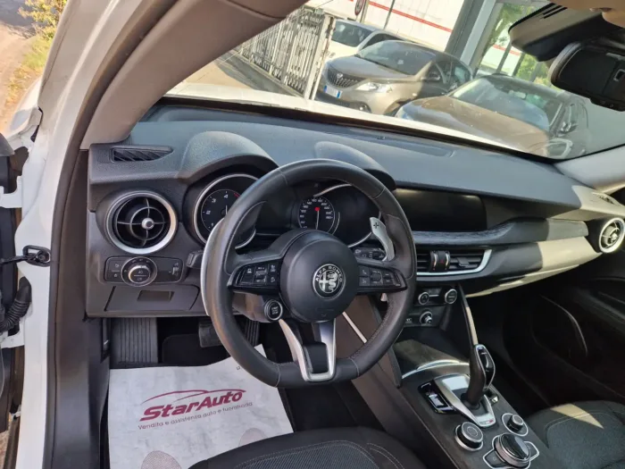 ALFA ROMEO STELVIO 2.2 t Business Q4 190cv auto -COMMERCIANTI- - immagine 8