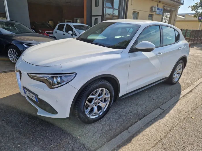 ALFA ROMEO STELVIO 2.2 t Business Q4 190cv auto -COMMERCIANTI-