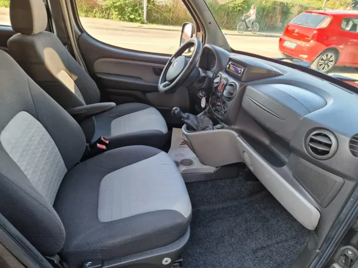 FIAT DOBLO' 1.3 mjt 16v Dynamic fap - immagine 9