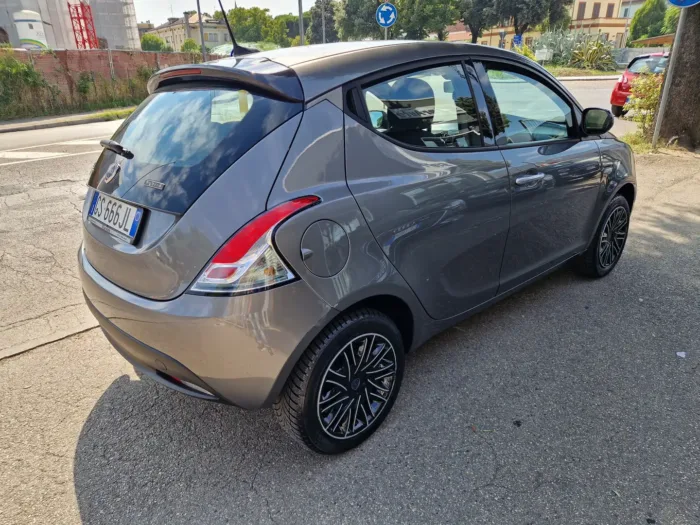 LANCIA YPSILON 1.0 firefly hybrid Silver Plus s - immagine 4