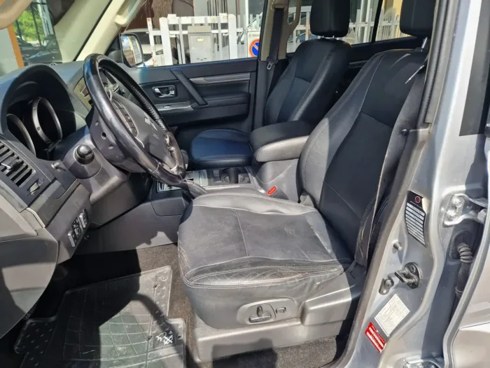 MITSUBISHI PAJERO 3.2 cr Instyle 200cv 7p auto - immagine 6