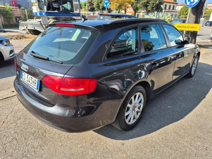 AUDI A4 AVANT 2.0 tdi Ambiente 143cv multitronic - immagine 4