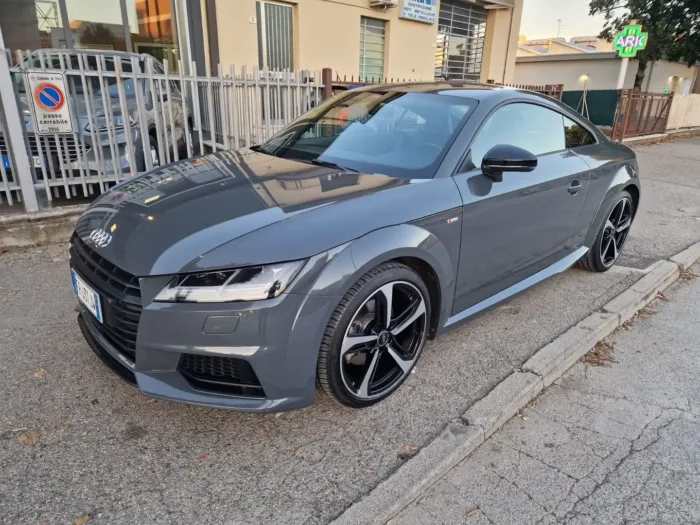 AUDI TT Coupe 1.8 tfsi S line s-tronic - immagine 2