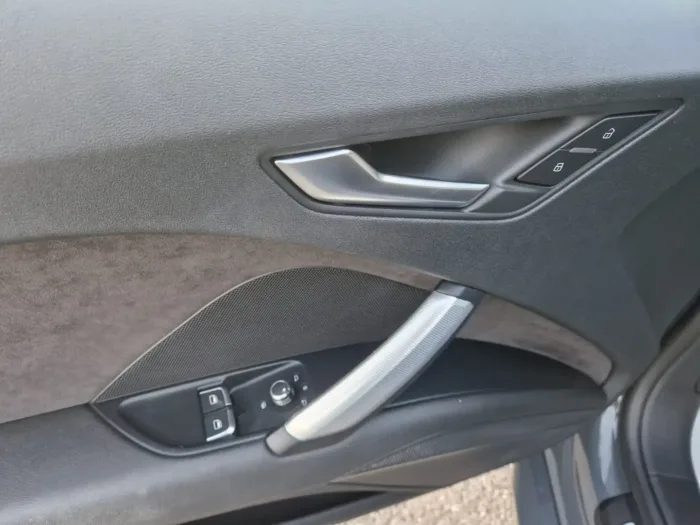 AUDI TT Coupe 1.8 tfsi S line s-tronic - immagine 11