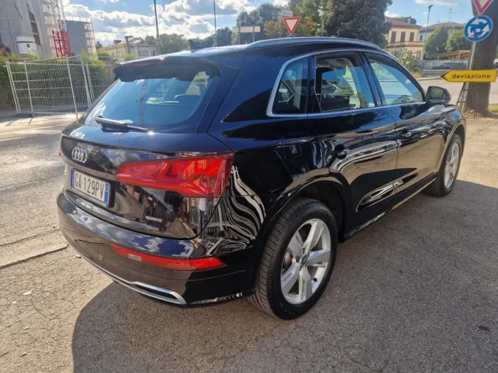 AUDI Q5 40 2.0 tdi S line quattro 190cv s-tronic - immagine 4