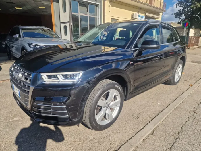 AUDI Q5 40 2.0 tdi S line quattro 190cv s-tronic - immagine 2