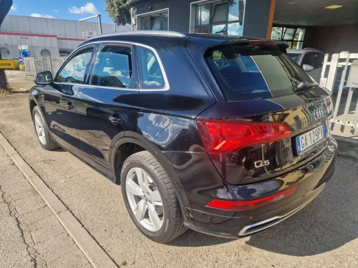 AUDI Q5 40 2.0 tdi S line quattro 190cv s-tronic - immagine 3