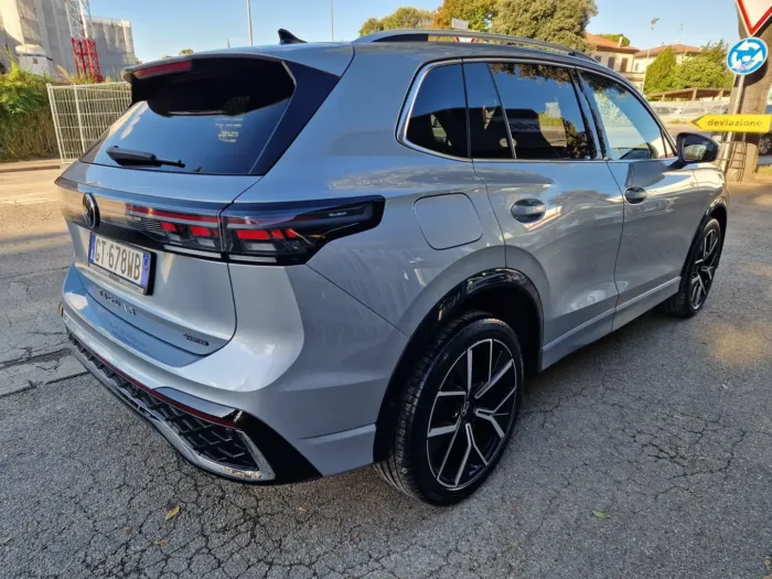 VOLKSWAGEN TIGUAN 2.0 tdi R-Line Plus 4motion 193cv dsg - immagine 3