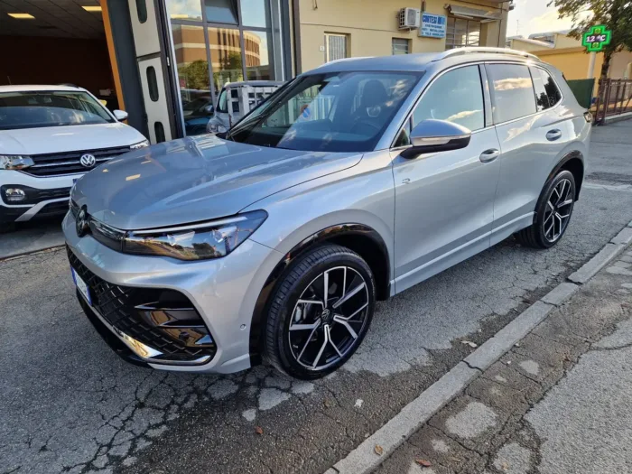 VOLKSWAGEN TIGUAN 2.0 tdi R-Line Plus 4motion 193cv dsg - immagine 2