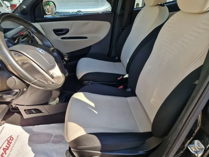 LANCIA YPSILON 0.9 t.air Elefantino ecochic metano 80cv - immagine 10