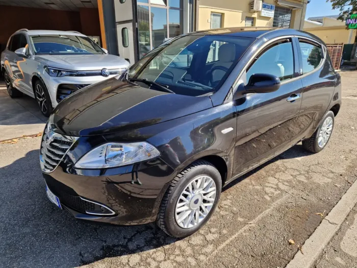 LANCIA YPSILON 0.9 t.air Elefantino ecochic metano 80cv - immagine 2