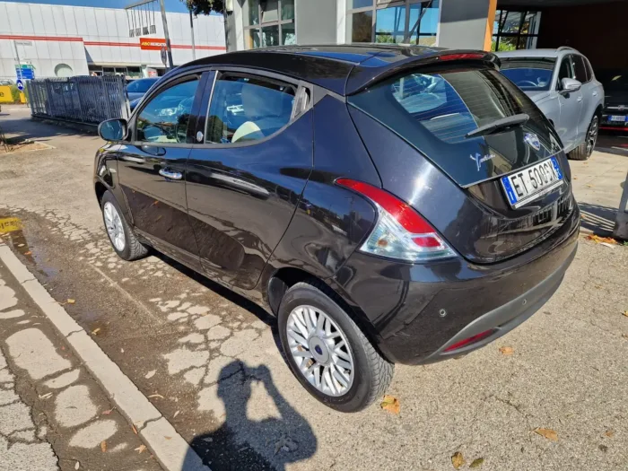 LANCIA YPSILON 0.9 t.air Elefantino ecochic metano 80cv - immagine 4