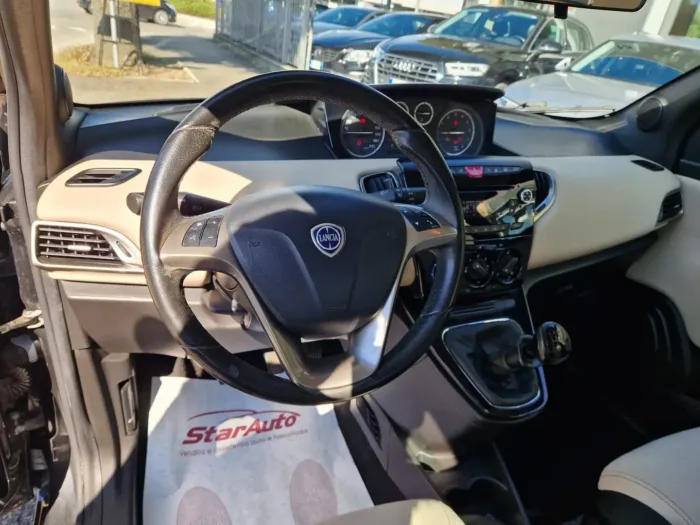 LANCIA YPSILON 0.9 t.air Elefantino ecochic metano 80cv - immagine 6