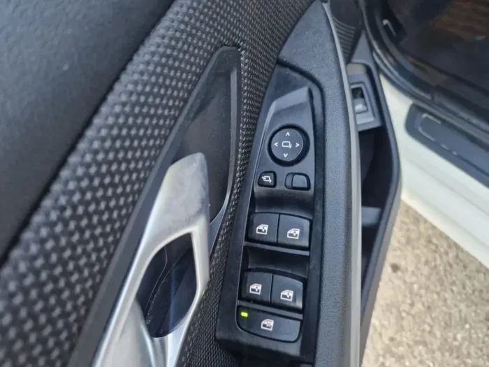 BMW 320D Touring Business Advantage auto - immagine 11