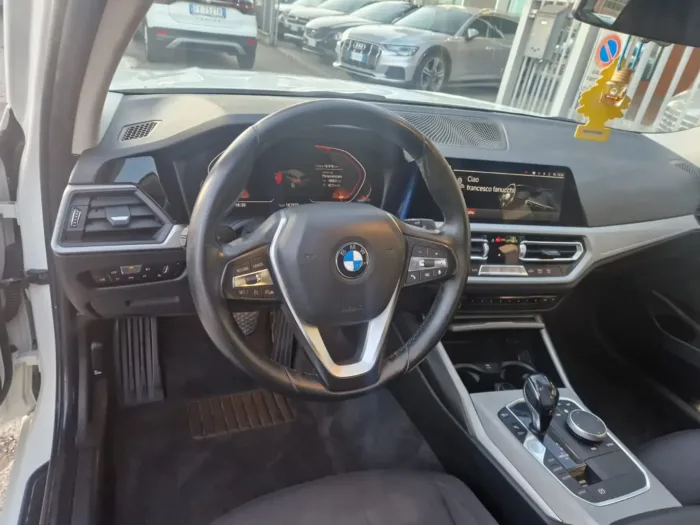 BMW 320D Touring Business Advantage auto - immagine 6