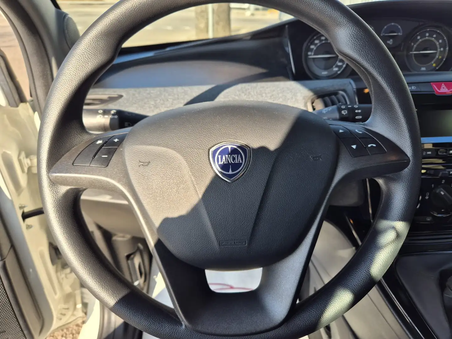 LANCIA YPSILON 1.0 HYBRID SILVER - immagine 8