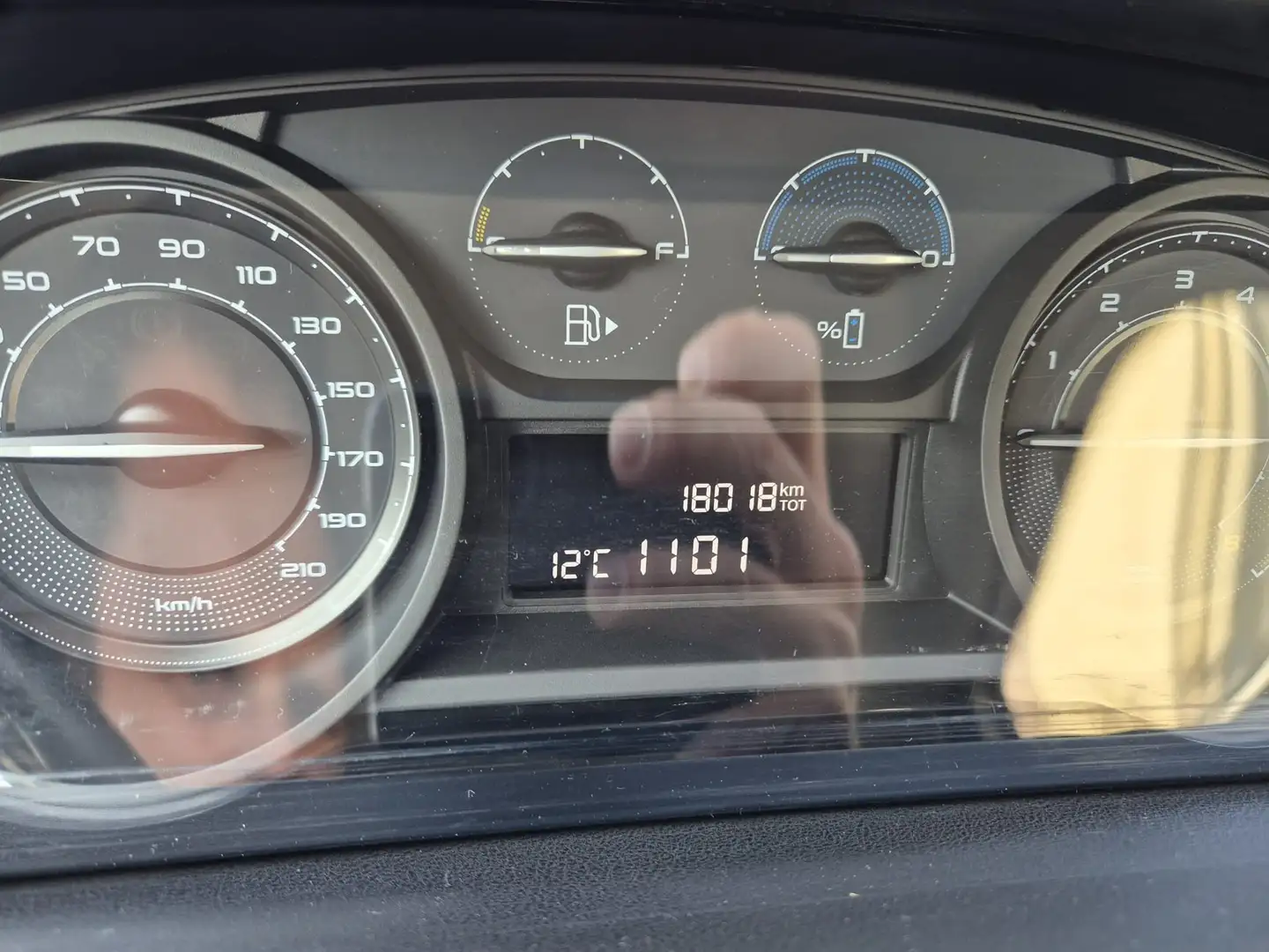 LANCIA YPSILON 1.0 HYBRID SILVER - immagine 7