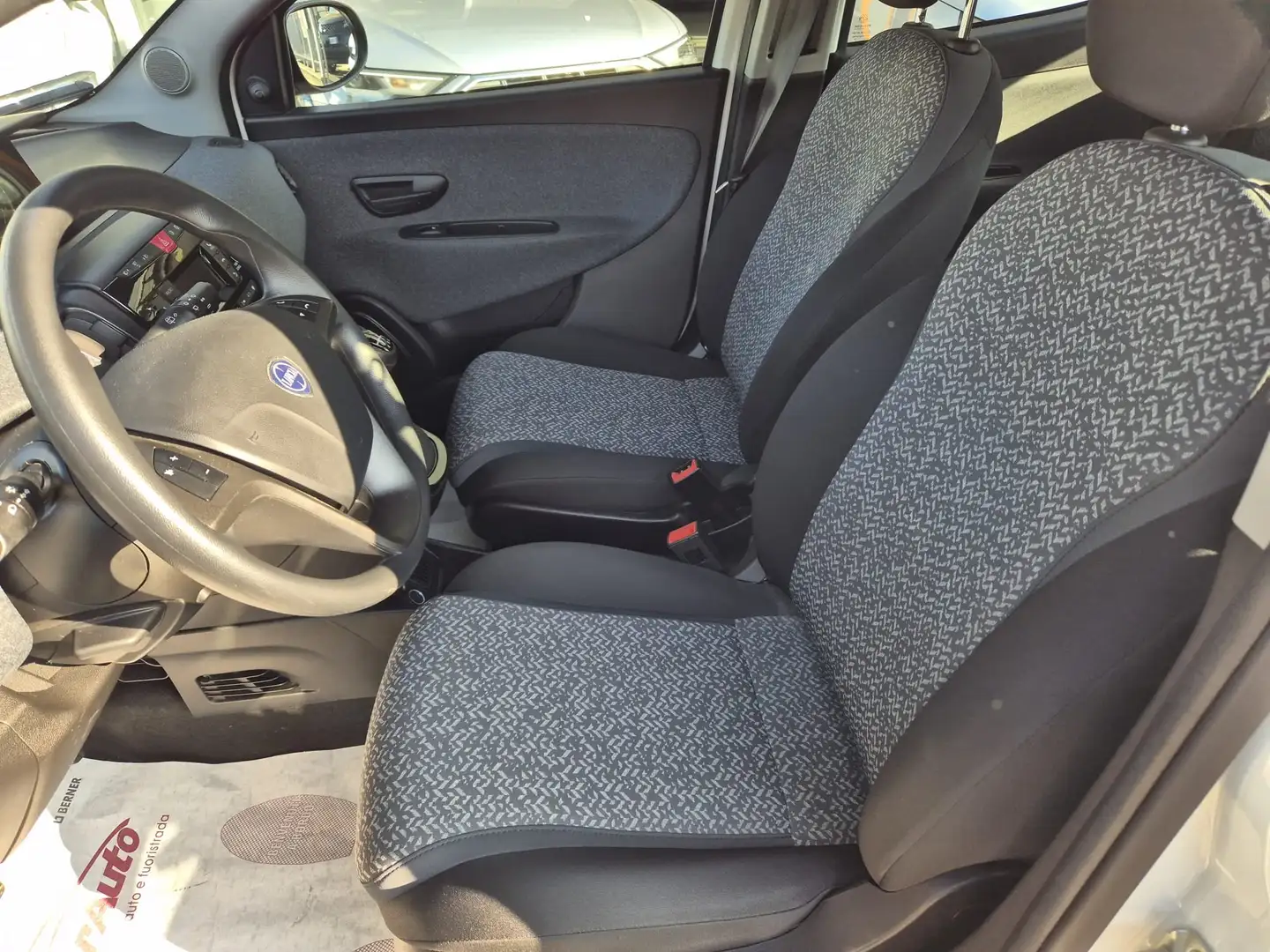 LANCIA YPSILON 1.0 HYBRID SILVER - immagine 6