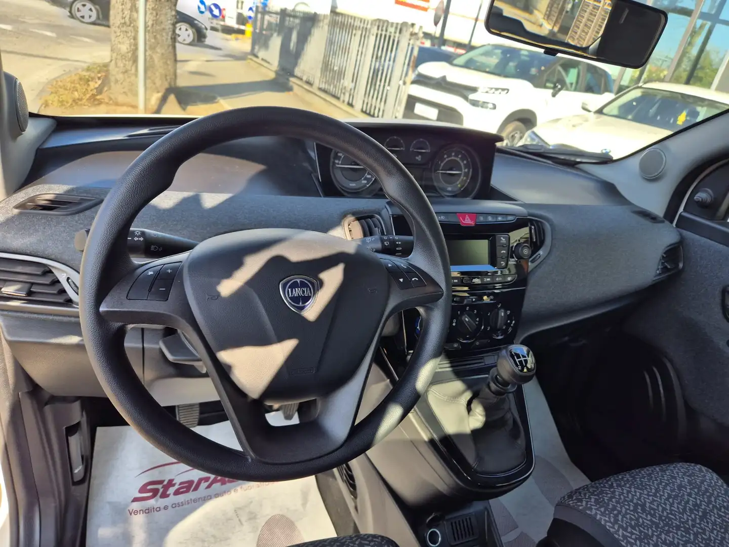 LANCIA YPSILON 1.0 HYBRID SILVER - immagine 9