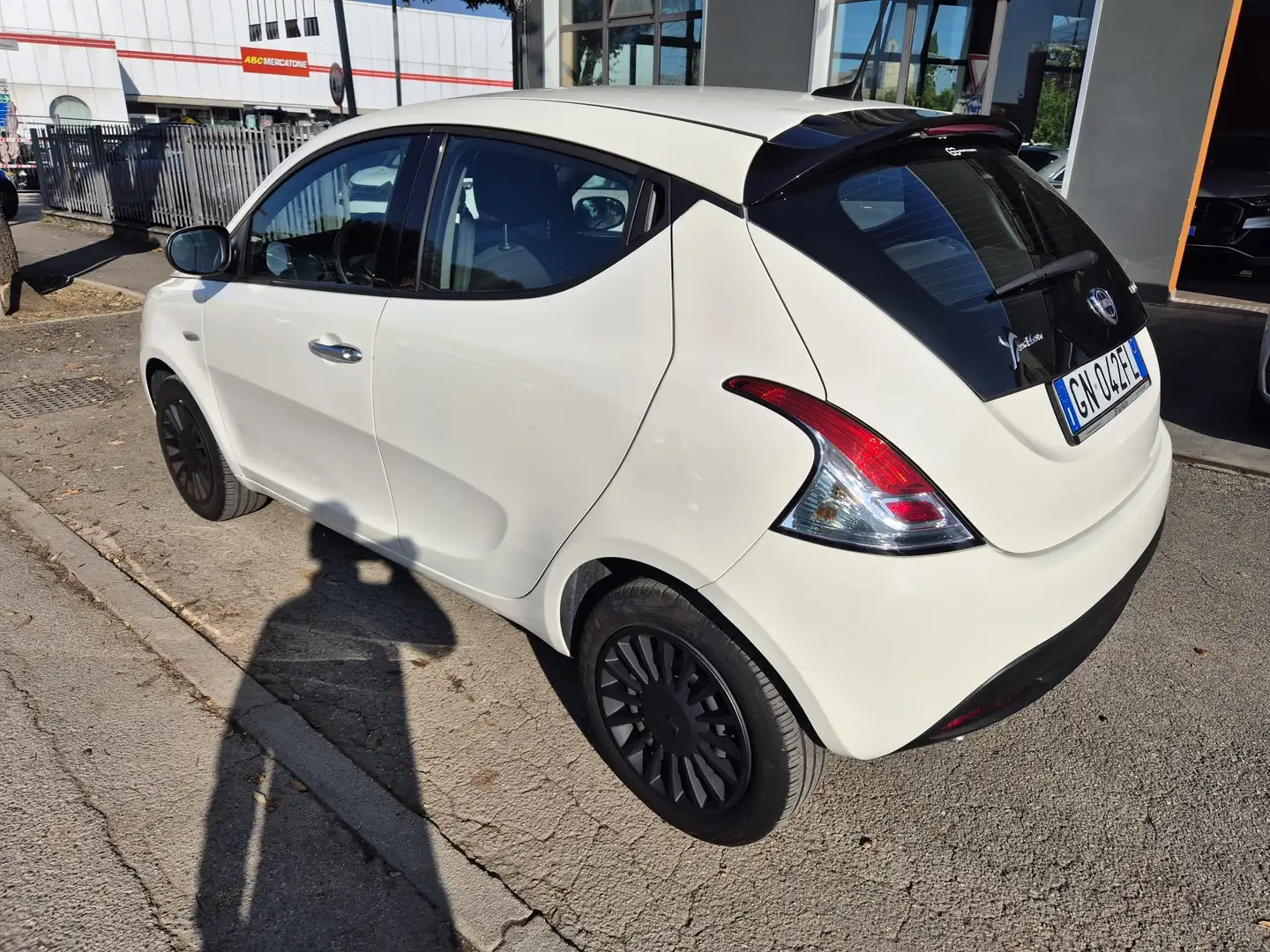 LANCIA YPSILON 1.0 HYBRID SILVER - immagine 3