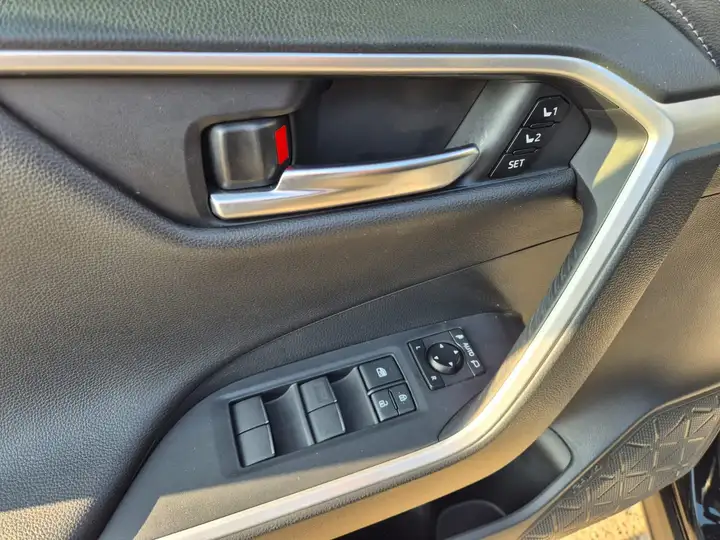 TOYOTA RAV4 2.5 VVT-IE H LOUNGE 2WD 218CV - immagine 5