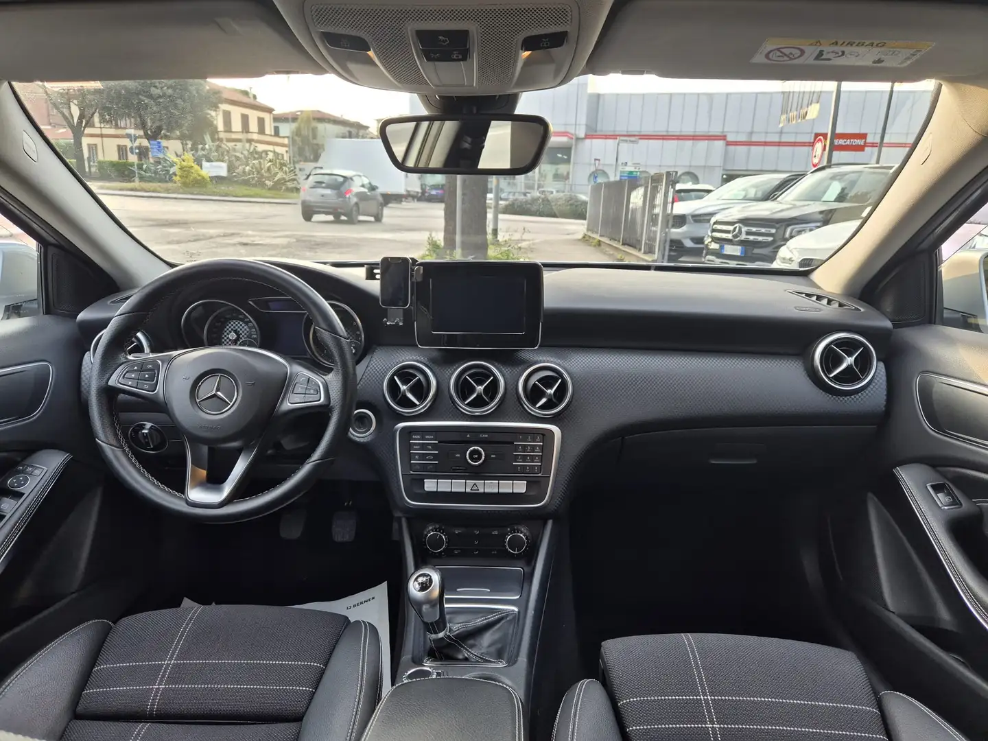 Mercedes-Benz A 180 d Premium my16 - immagine 14