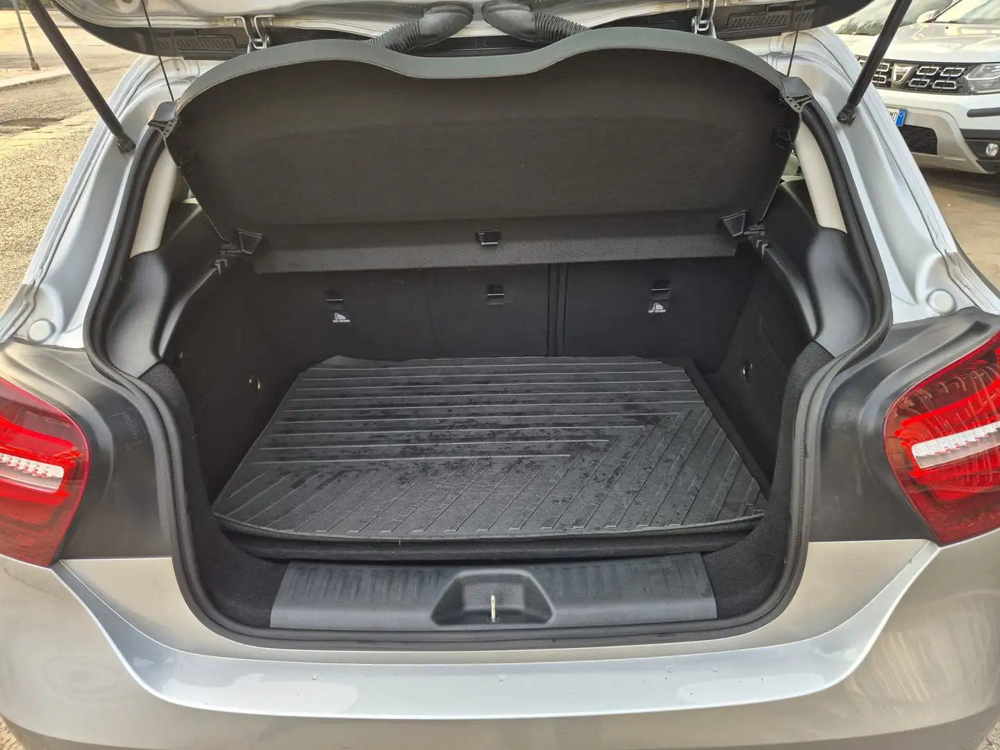 Mercedes-Benz A 180 d Premium my16 - immagine 15