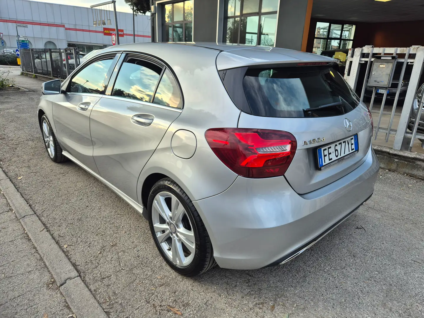 Mercedes-Benz A 180 d Premium my16 - immagine 4