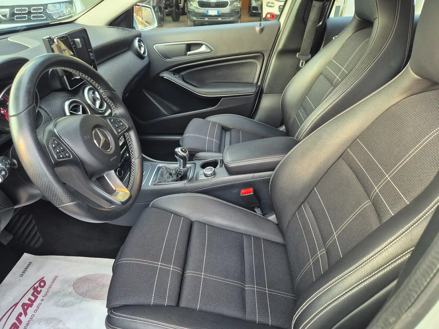 Mercedes-Benz A 180 d Premium my16 - immagine 5