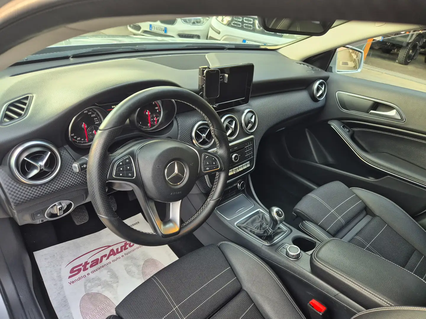 Mercedes-Benz A 180 d Premium my16 - immagine 6
