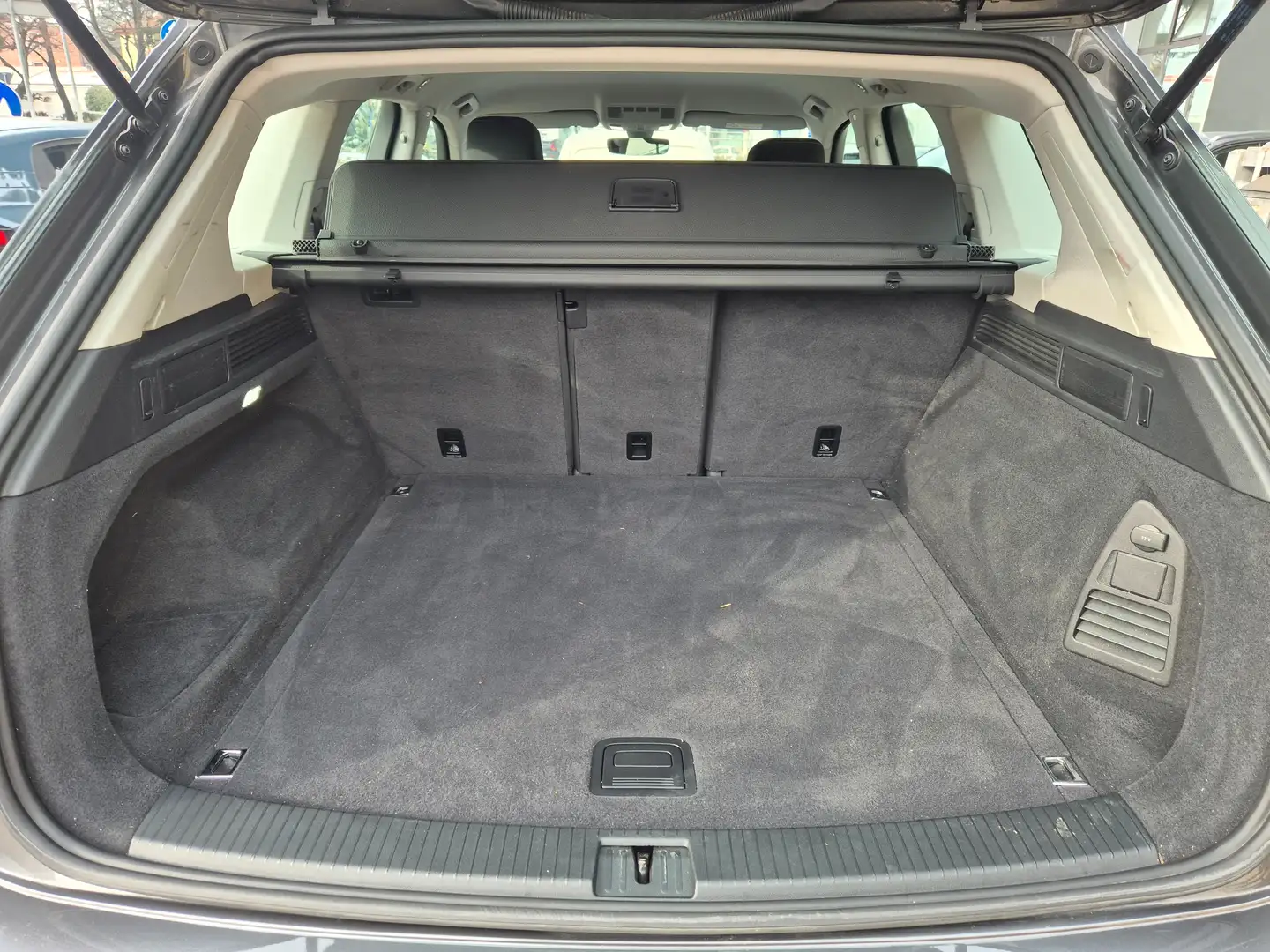 VW TOUAREG 3.0 V6 TDI ELEGANCE 231CV TIPTRONIC - immagine 13