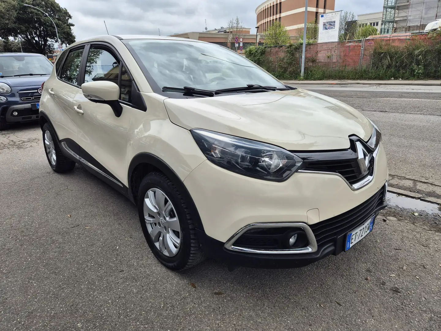 Renault Captur 1.5 dci Wave s - immagine 2