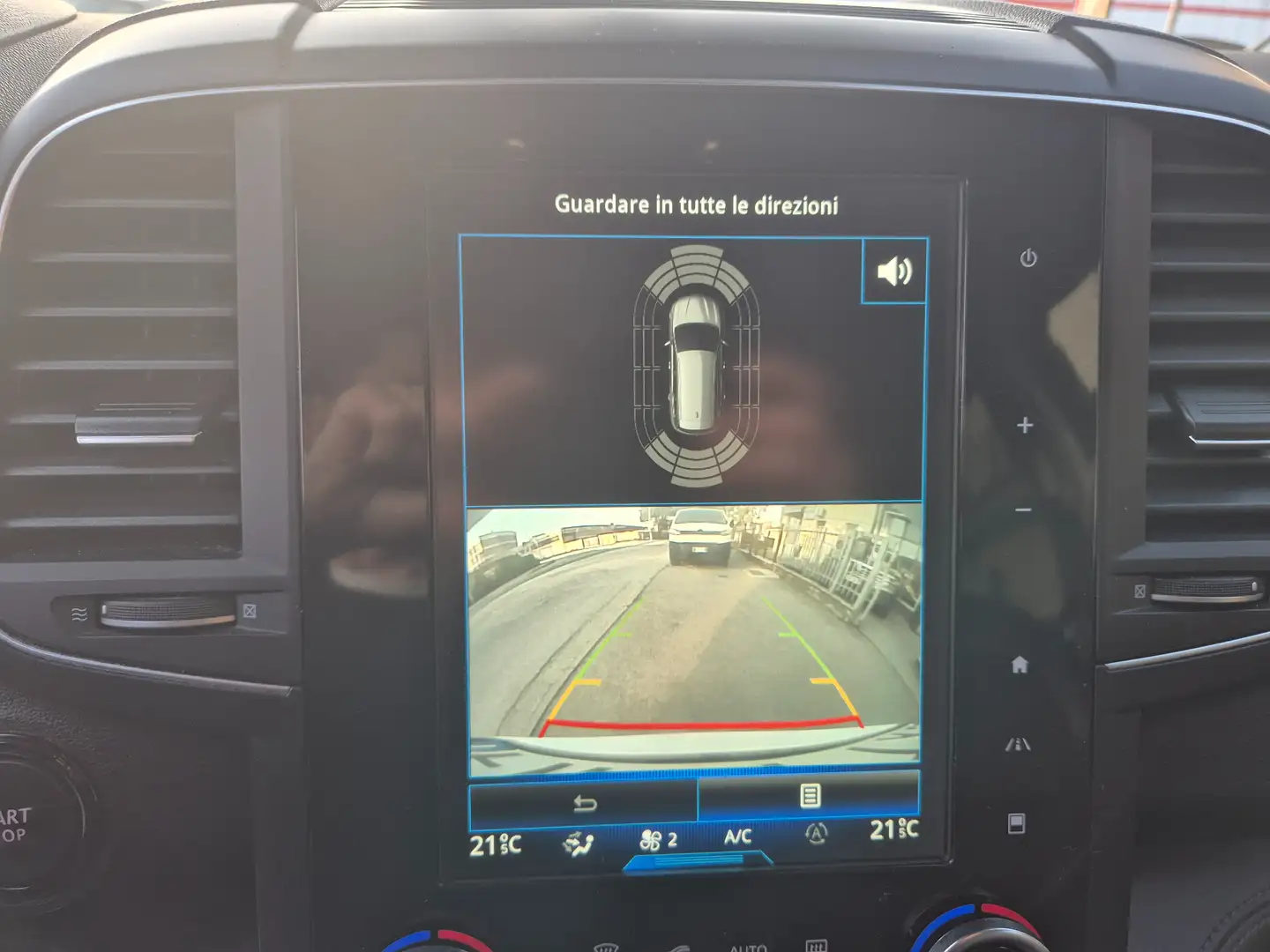 Renault Koleos 2.0 dci Intens 175cv x-tronic - immagine 10