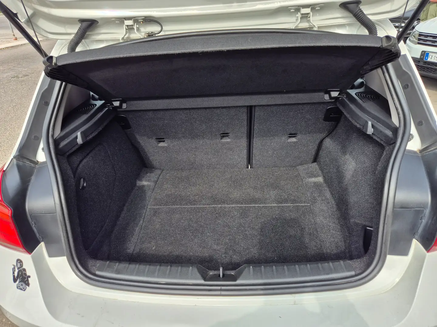 BMW 116i Advantage 5p - immagine 13