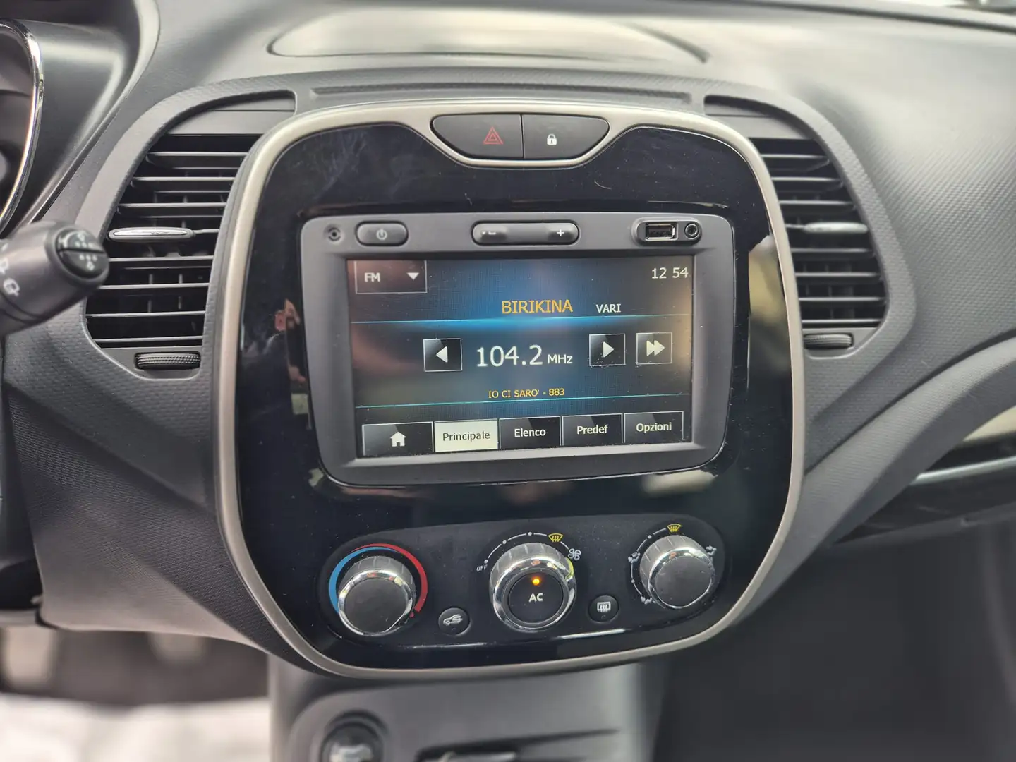 Renault Captur 1.5 dci Wave s - immagine 4