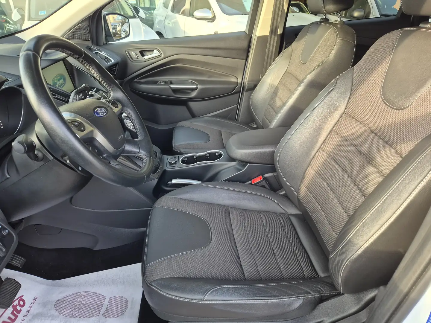 Ford Kuga 2.0 tdci Titanium 4wd 150CV AUT. AWD - immagine 5