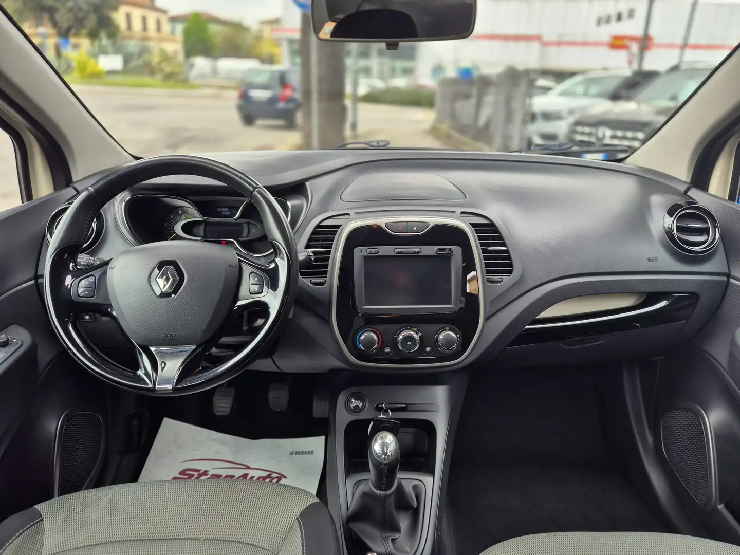 Renault Captur 1.5 dci Wave s - immagine 6