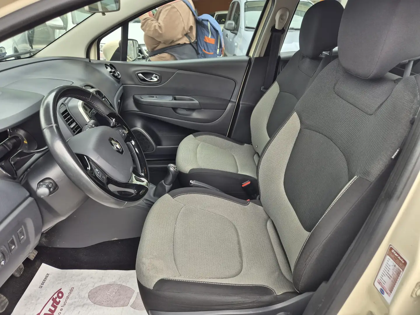 Renault Captur 1.5 dci Wave s - immagine 7