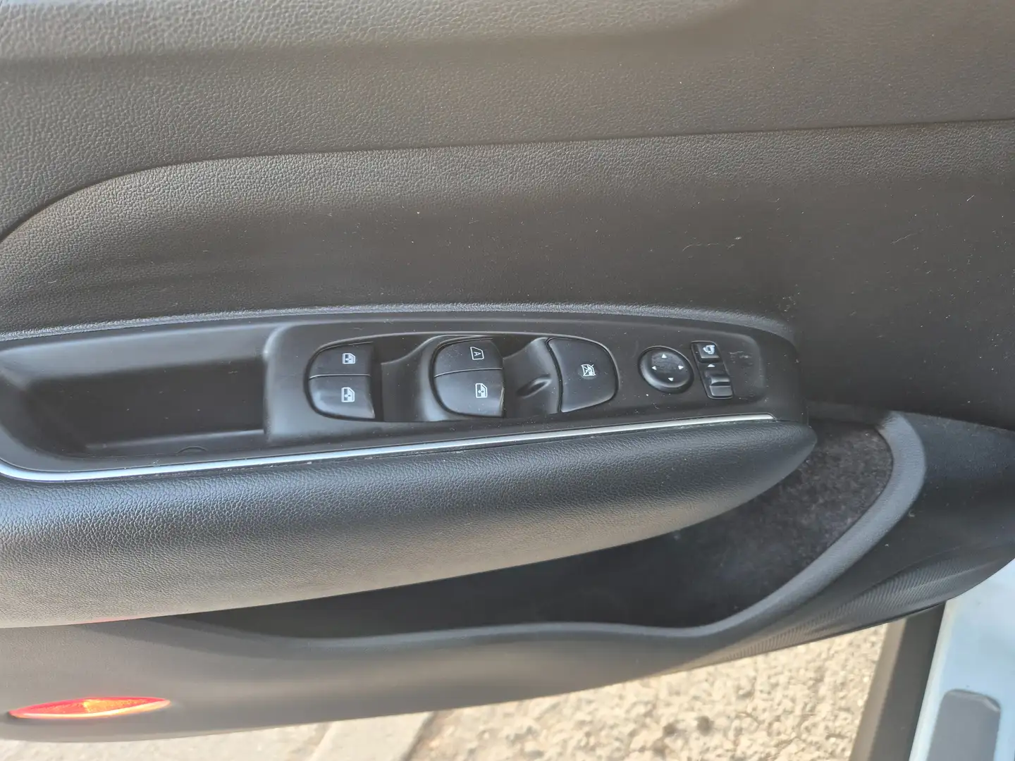 Renault Koleos 2.0 dci Intens 175cv x-tronic - immagine 6