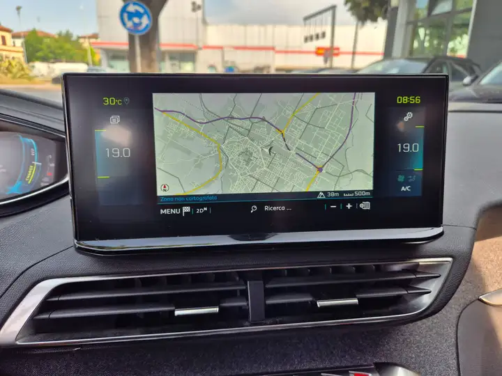 Peugeot 3008 1.6 hybrid phev Allure Pack 225cv e-eat8 - immagine 12