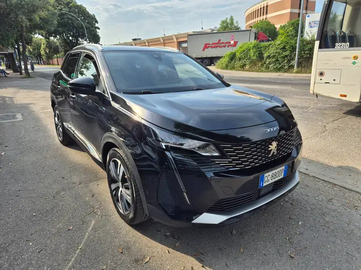 Peugeot 3008 1.6 hybrid phev Allure Pack 225cv e-eat8 - immagine 2