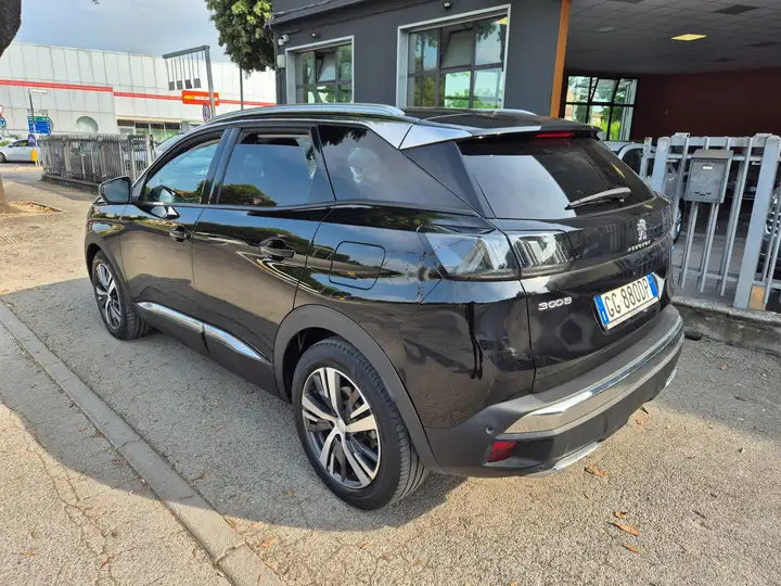 Peugeot 3008 1.6 hybrid phev Allure Pack 225cv e-eat8 - immagine 4
