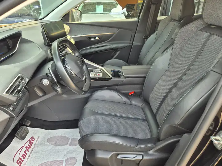 Peugeot 3008 1.6 hybrid phev Allure Pack 225cv e-eat8 - immagine 5