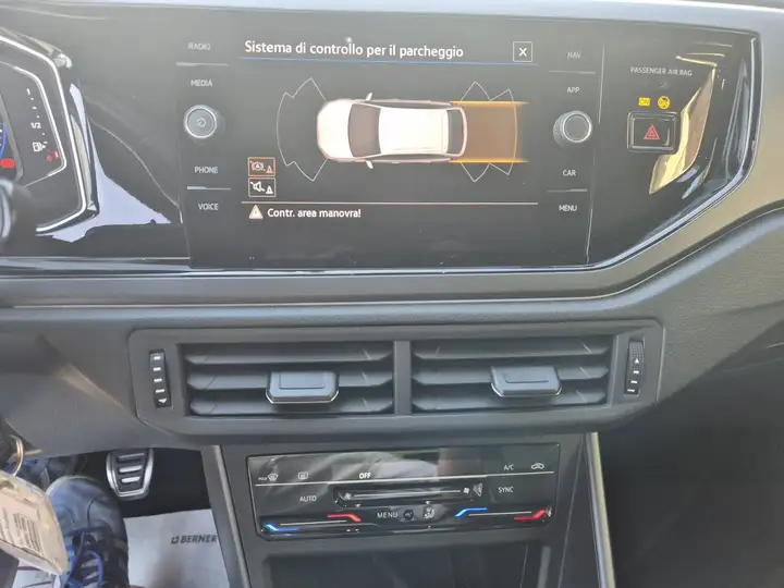 Volkswagen Taigo 1.0 tsi R-Line Plus 115cv - immagine 11